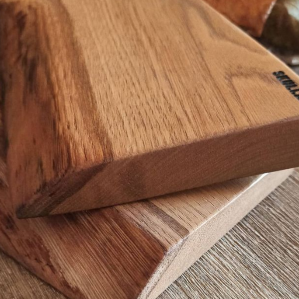 Planche en bois de châtaignier faite à la main par SkullArt