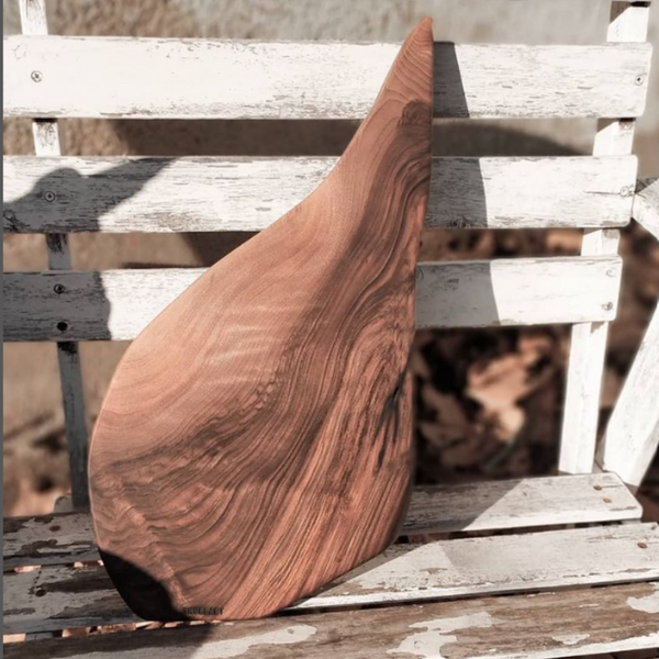 Table en bois de noyer fabriquée à la main par SkullArt